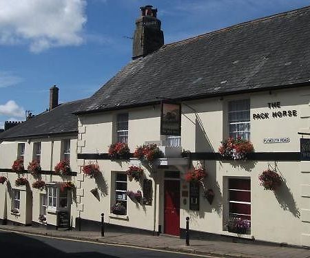 Отель The Pack Horse South Brent Экстерьер фото