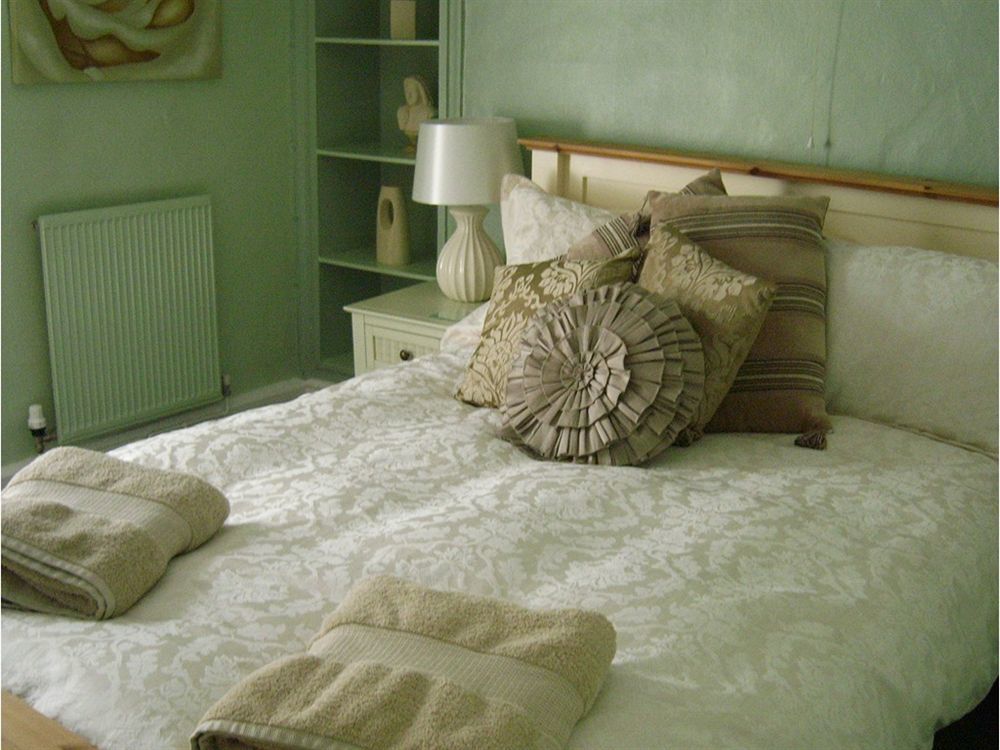 Отель The Pack Horse South Brent Экстерьер фото