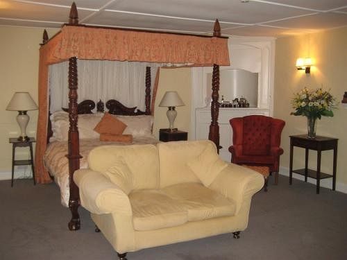 Отель The Pack Horse South Brent Экстерьер фото